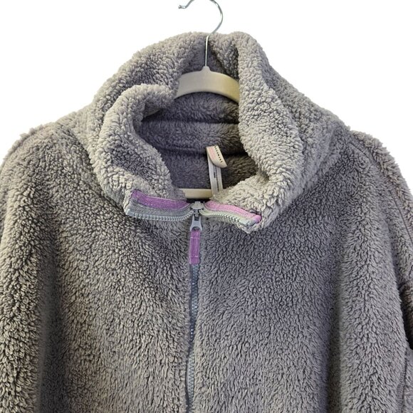 Free People Movement Oversized Faux Fur Cropped Full Zip Jacket Size Small - Picture 4 of 8